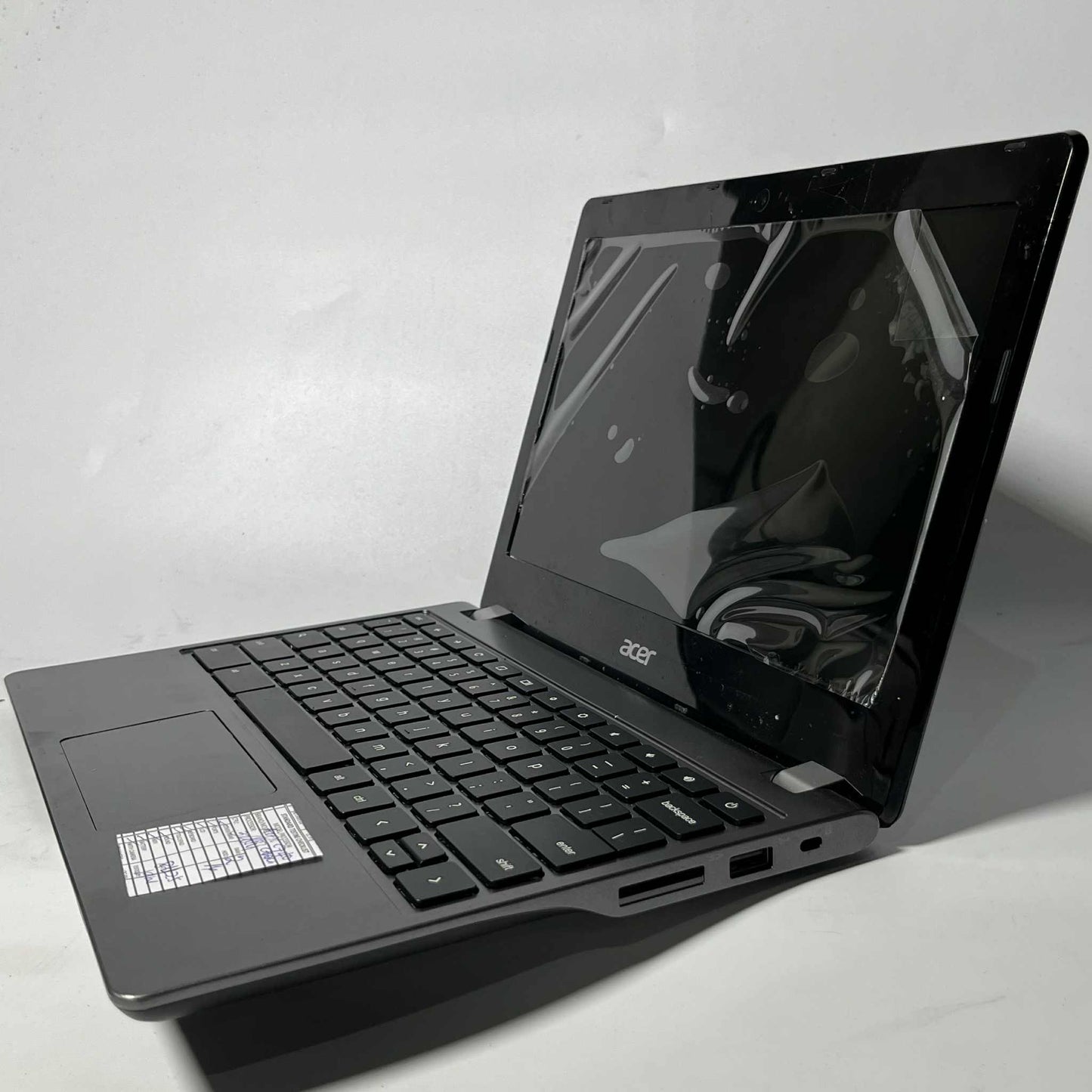 2/16 (SSD) Pre-loved Chromebook Acer C740 Laptop with Charger - CLASS B