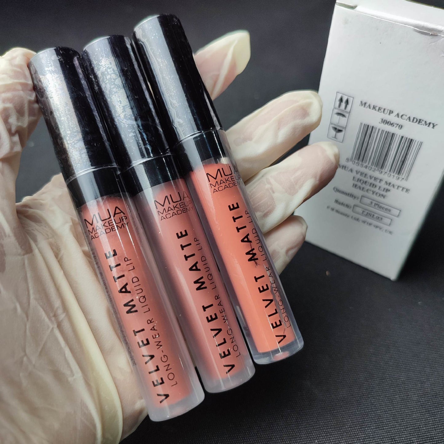 MUA Make Up Academy Velvet Matte Liquid Lip -International Mall Pull-out