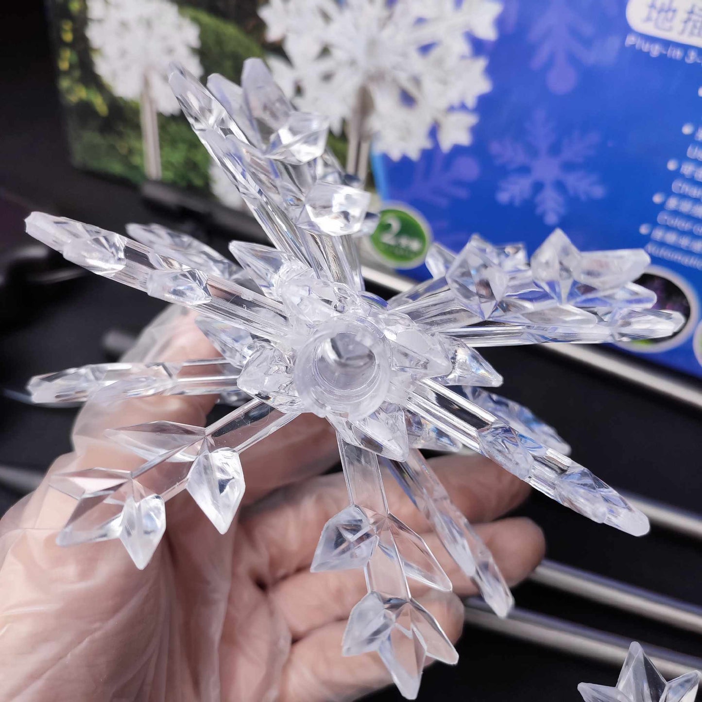 Plug In 3D Solar Light Snowflakes
