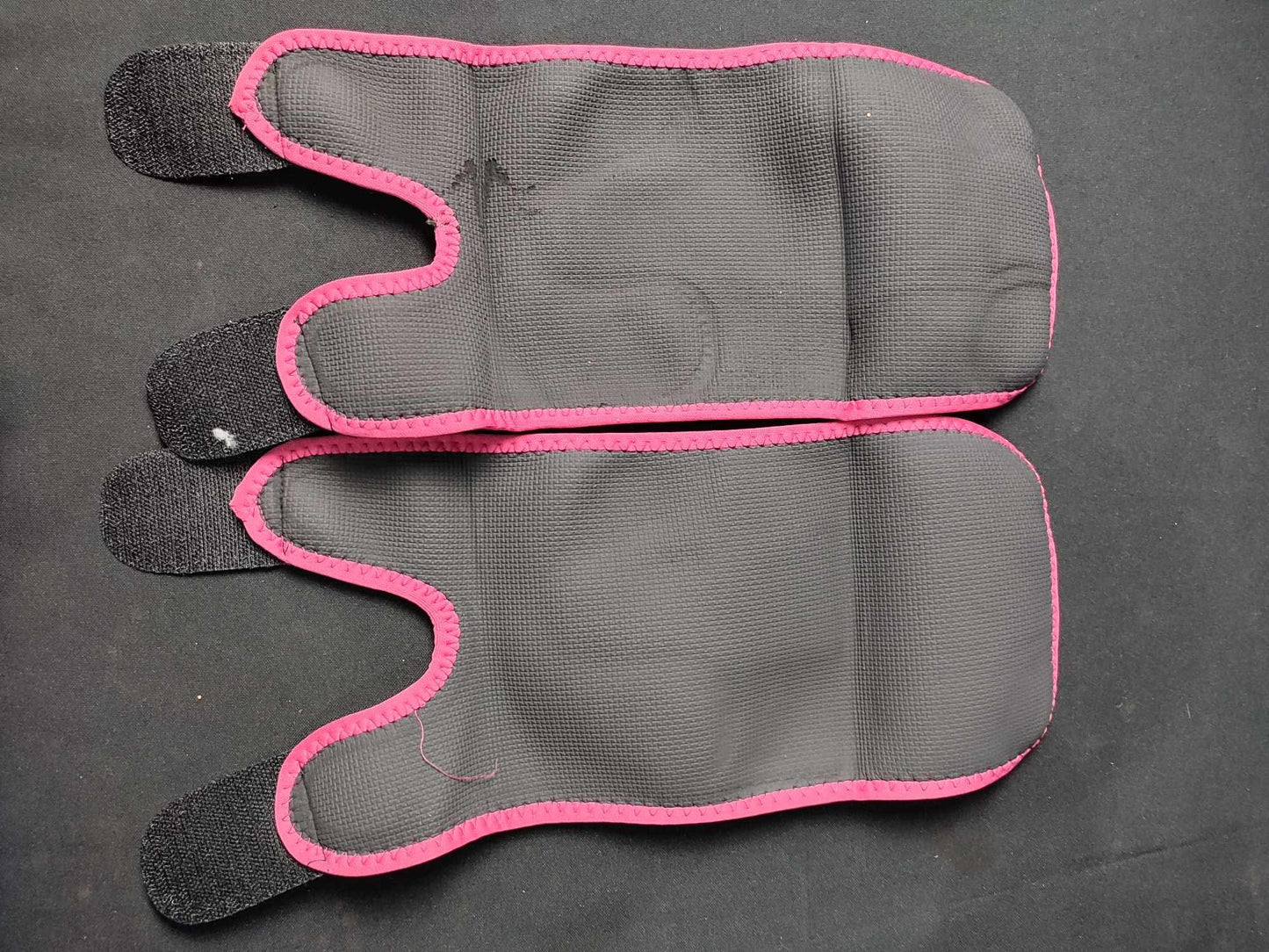 Fitness Arm Brace Unisex - Black/Pink