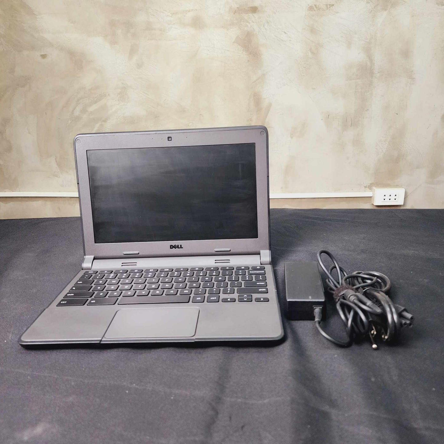 NEW OPTIONX - Pre-loved Chromebook Laptop 4GB/16GB with Charger only