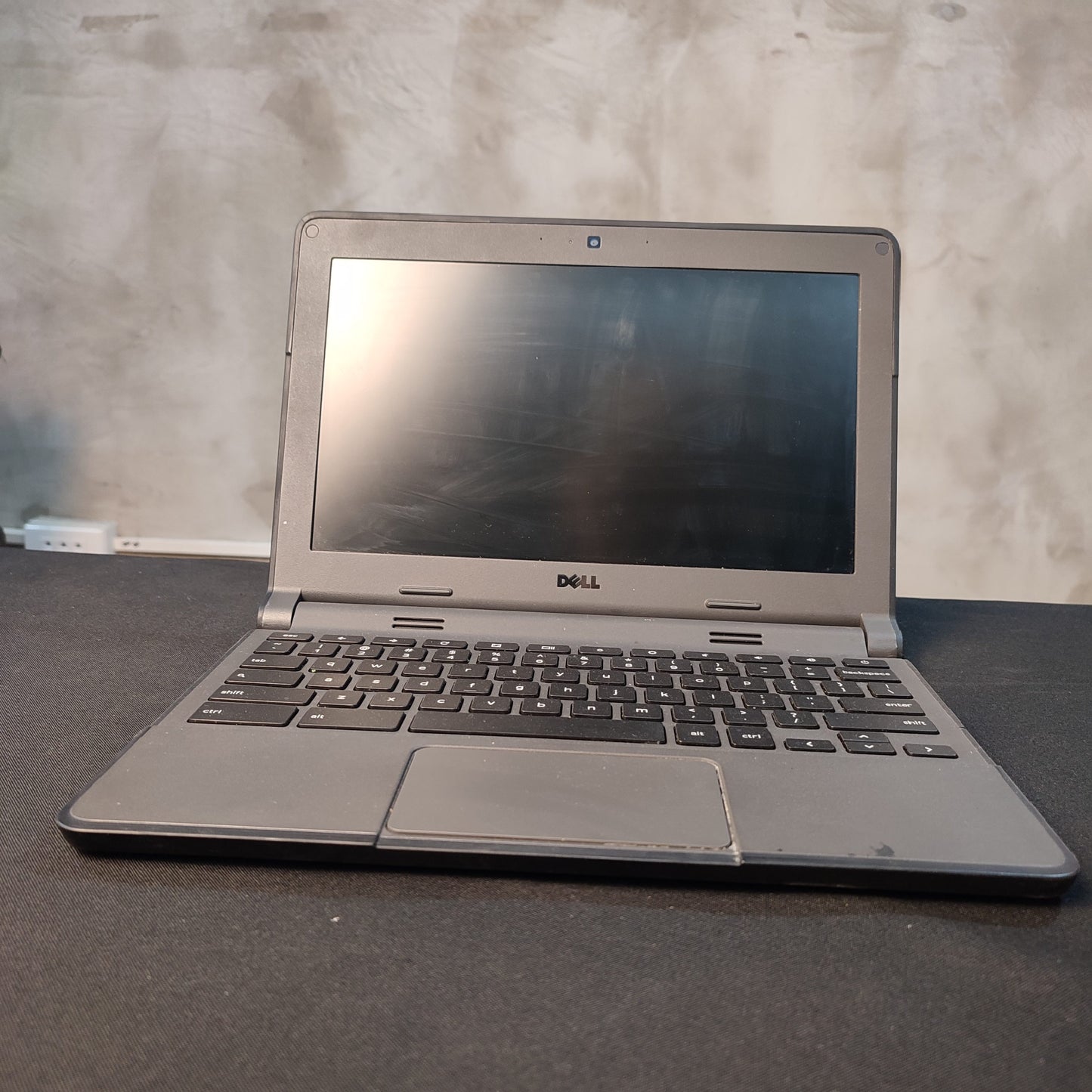 4/16 Pre-loved Chromebook Dell Laptop with Charger