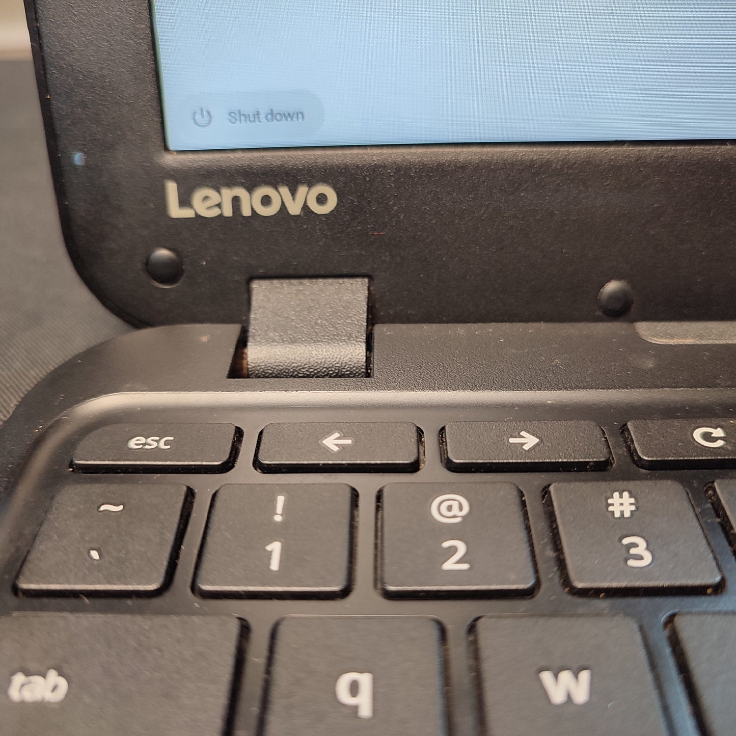 4/16 Pre-loved chromebook Lenovo N22 Touch Screen Laptop with Charger