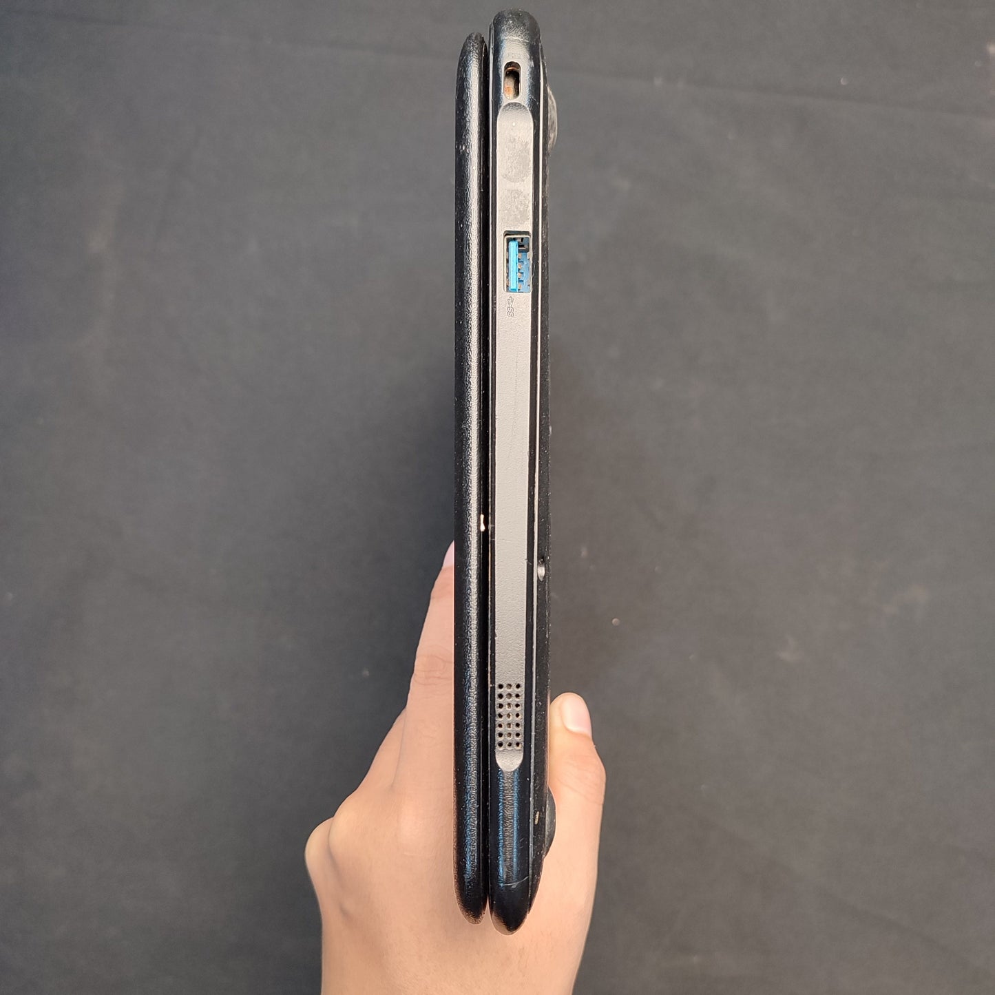 4/16 Pre-loved chromebook Lenovo N22 Touch Screen Laptop with Charger