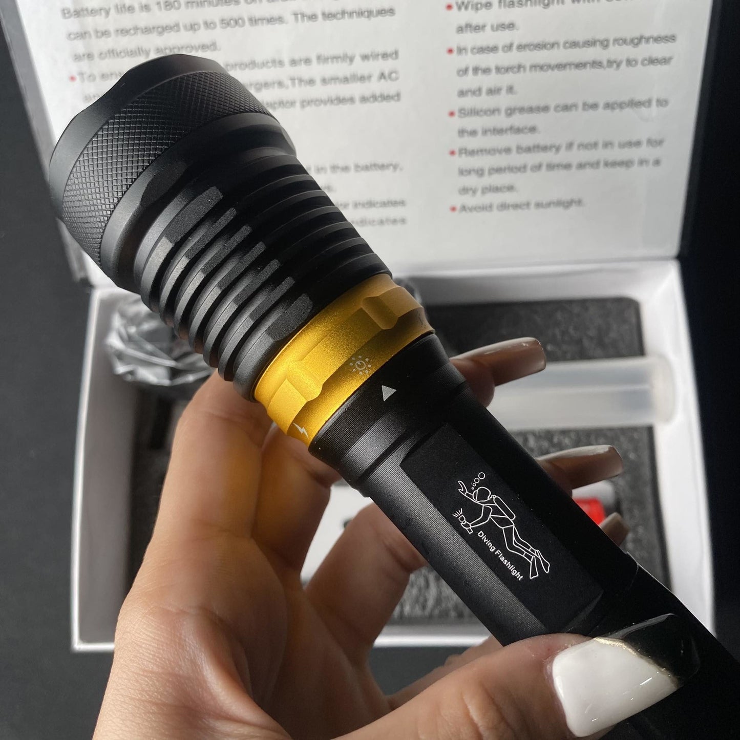 Aluminum Alloy Flashlight W/ Battery & Battery Charger - T6061