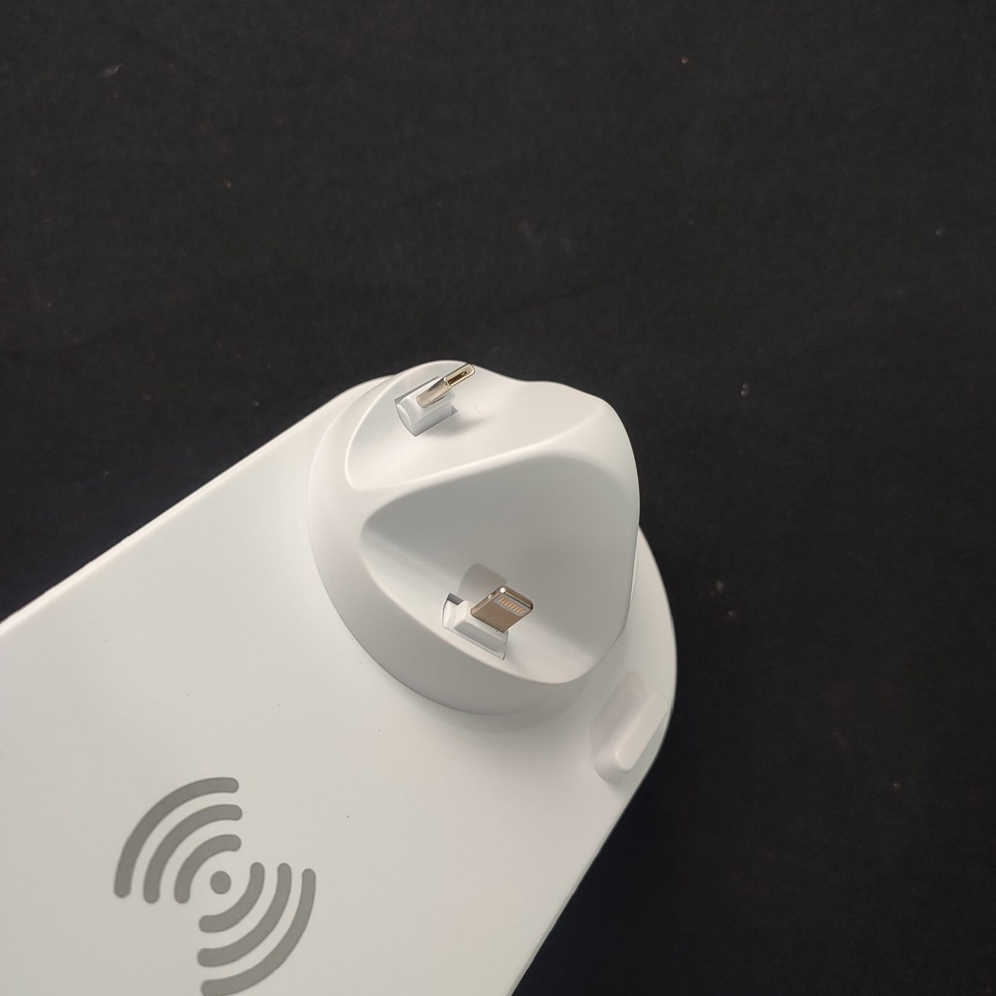 BXD-07 Multi-Function Charging Stand - White