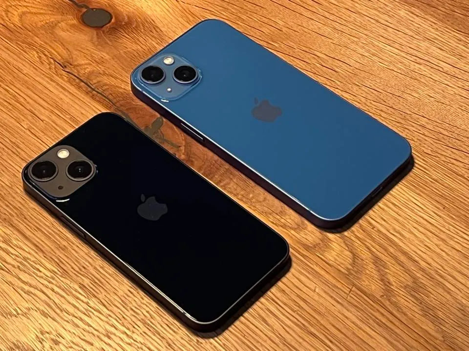 GOOD AS NEW iPhone 13 128gb Japan Variant(GRADE A+++) with Box and Accessories