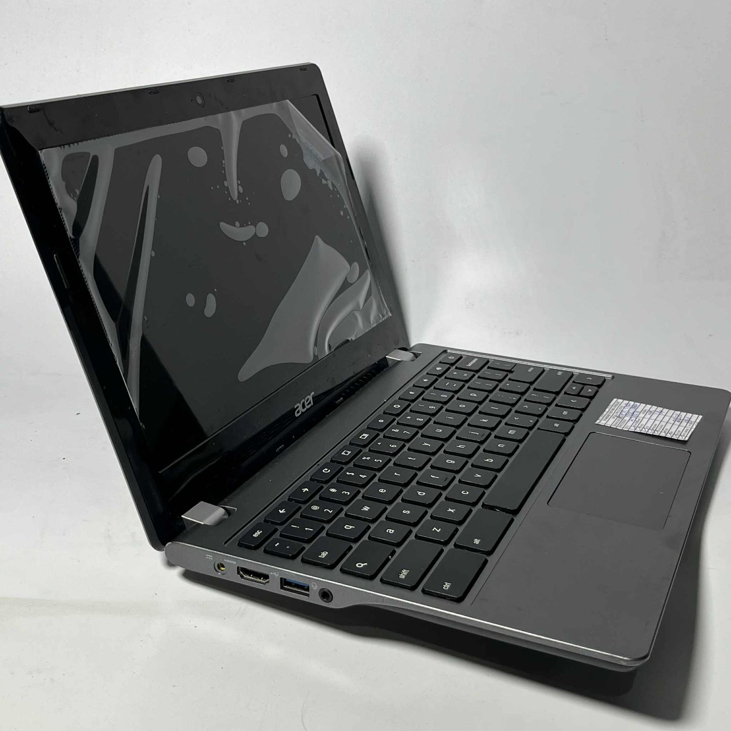 2/16 (SSD) Pre-loved Chromebook Acer C740 Laptop with Charger - CLASS B