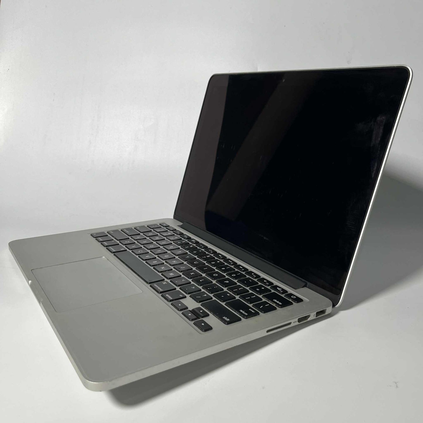 4/128 (SSD) Pre-loved Apple MacBook Pro 13" A1502 i5-4258 with Charger