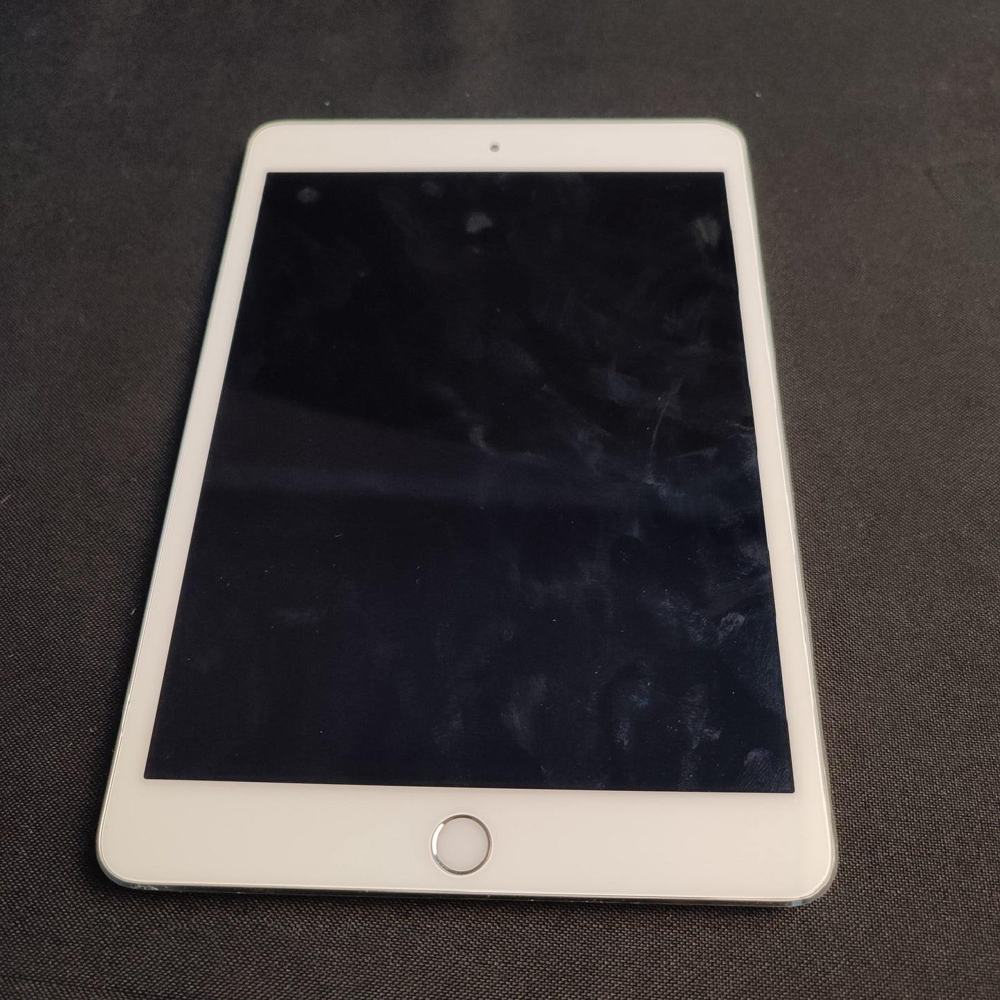 Pre-loved Apple Ipad Mini 3 1GB/16GB with Charger