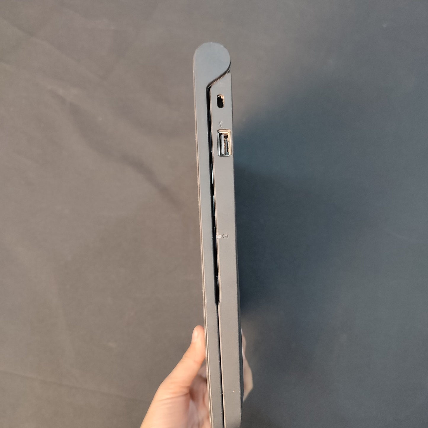 2/16 Pre-loved Chromebook DELL P22T Laptop