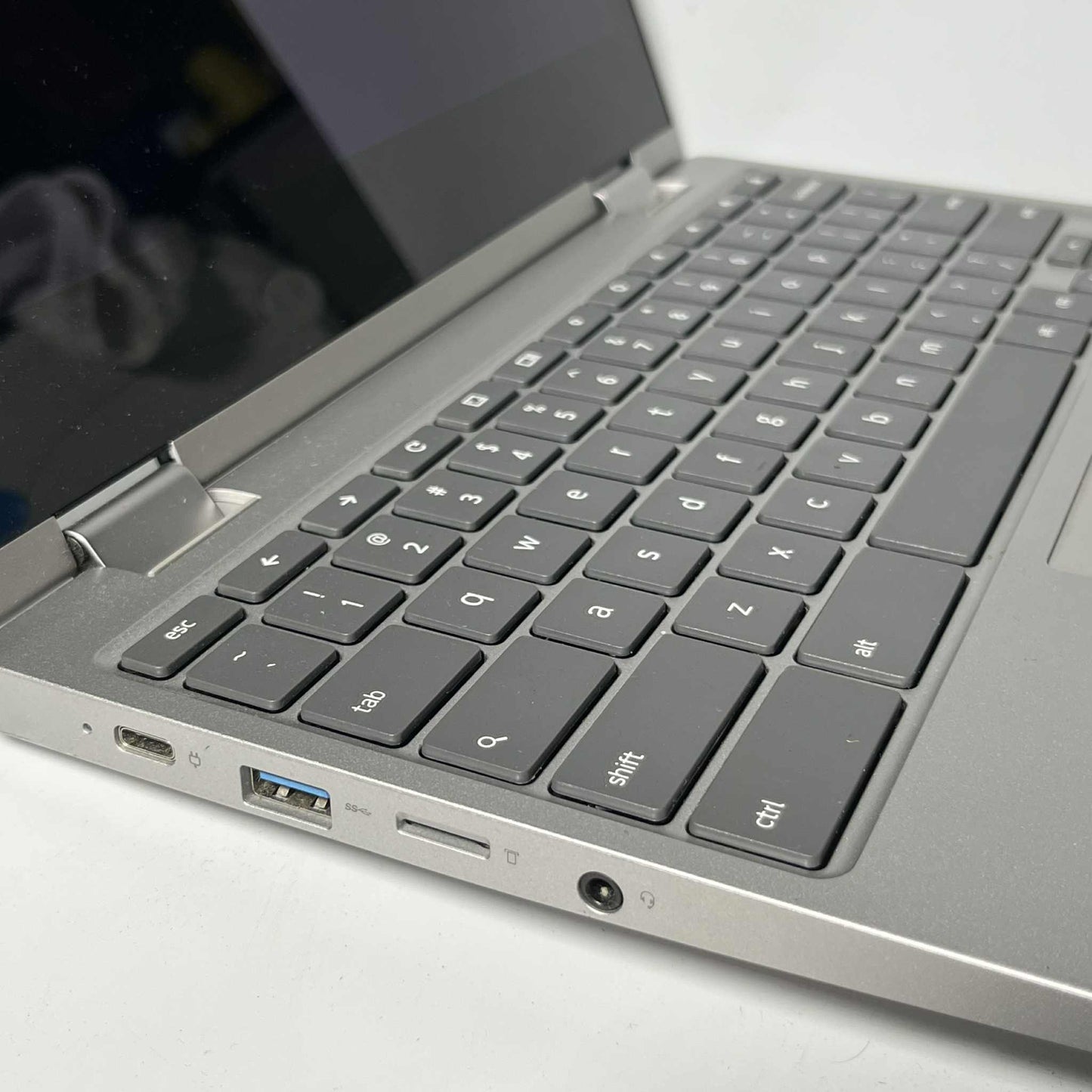 4/32 (SSD) Pre- loved Chromebook Lenovo Flex 3 Flippable Touchscreen Laptop - CLASS B
