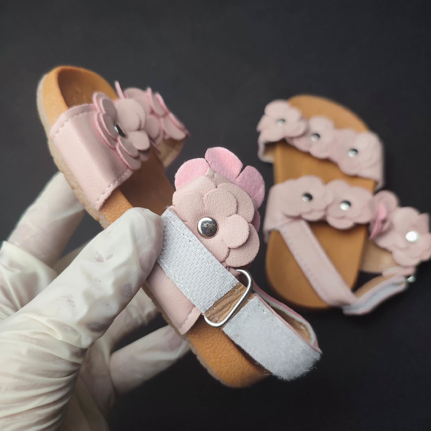 (NIQ3WK)2 Colors Kids Girls Sandals Velcro Back Lace Up Flower Shoes