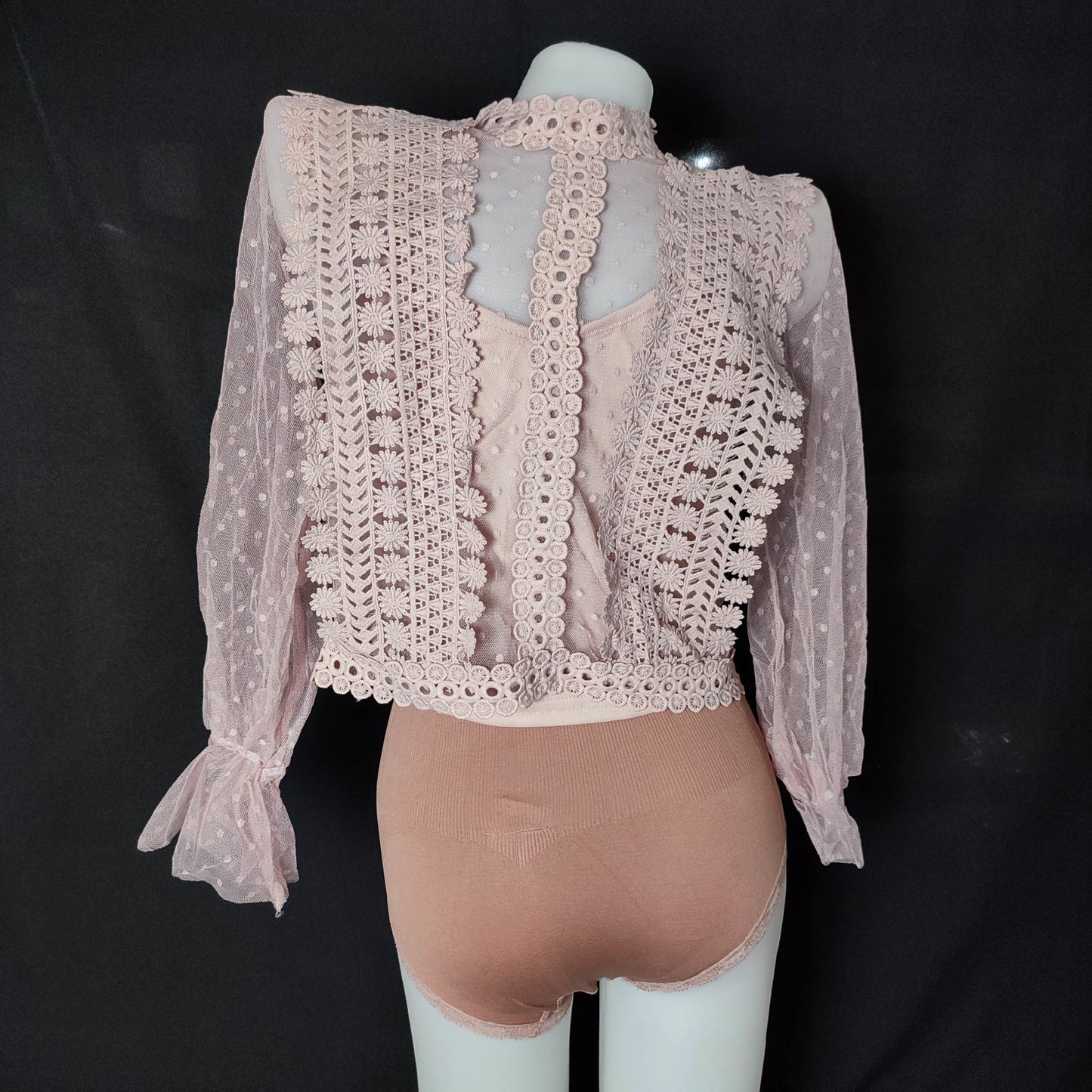 (QVAM06)?Cod??2Pcs Mesh Top + Suspender Cutout Collar Flared Sleeves Lace Shirt - Blue