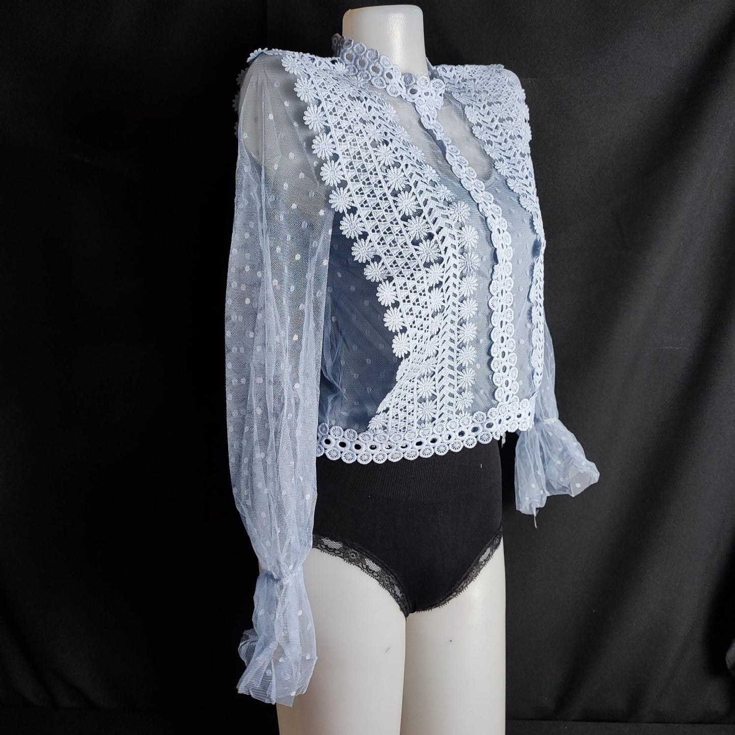 (QVAM06)?Cod??2Pcs Mesh Top + Suspender Cutout Collar Flared Sleeves Lace Shirt - Blue