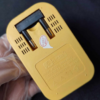Universal Charger (Per Piece)
