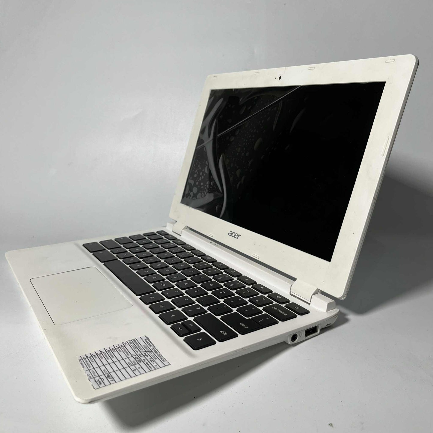 2/16 (SSD) Pre-loved Chromebook Acer CB3-111 Laptop with Charger
