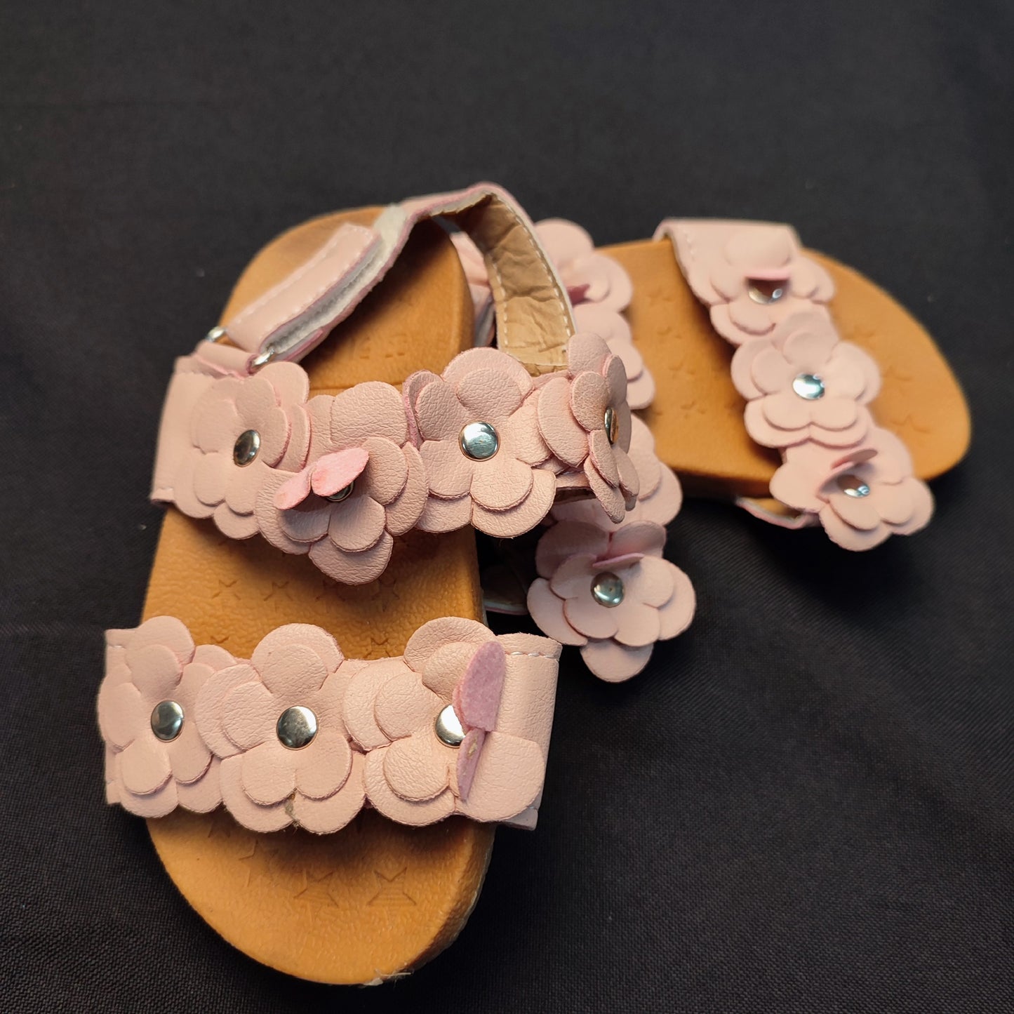 (9CR0WQ)2 Colors Kids Girls Sandals Velcro Back Lace Up Flower Shoes