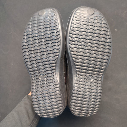 Close Shoes - Black
