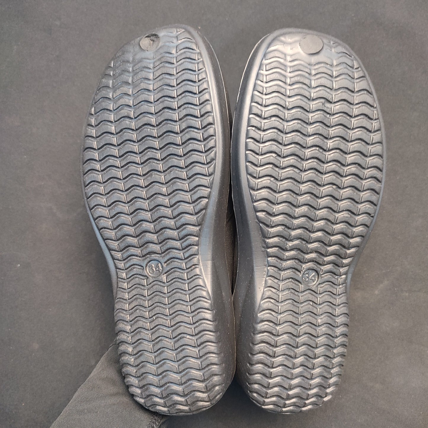 Close Shoes - Black