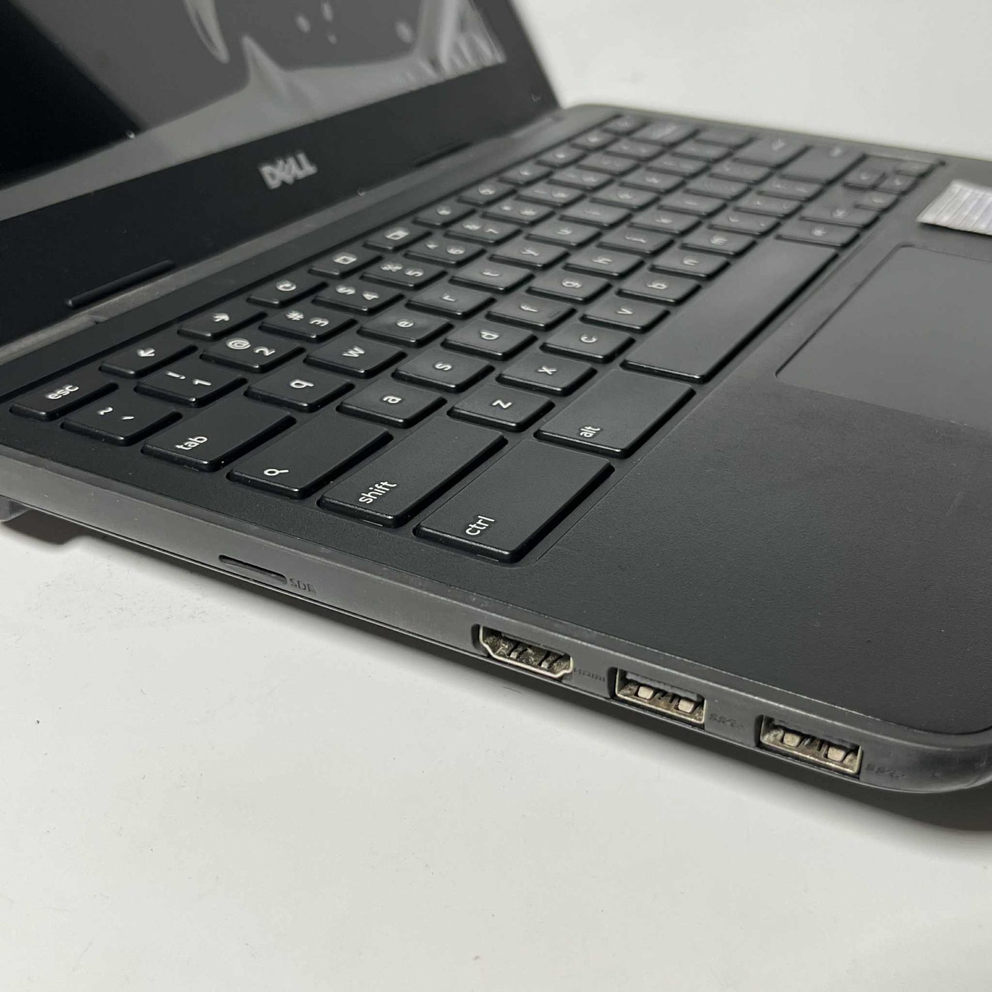 4/16 (SSD) Pre-loved Chromebook Dell 3180 Touchscreen Laptop with Charger - CLASS B