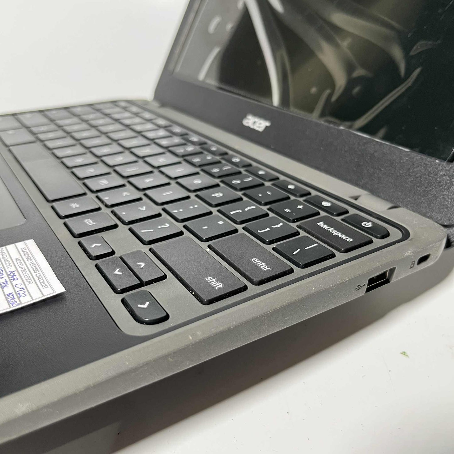 4/32 (SSD) Pre-loved Chromebook Acer C722 Laptop with Charger