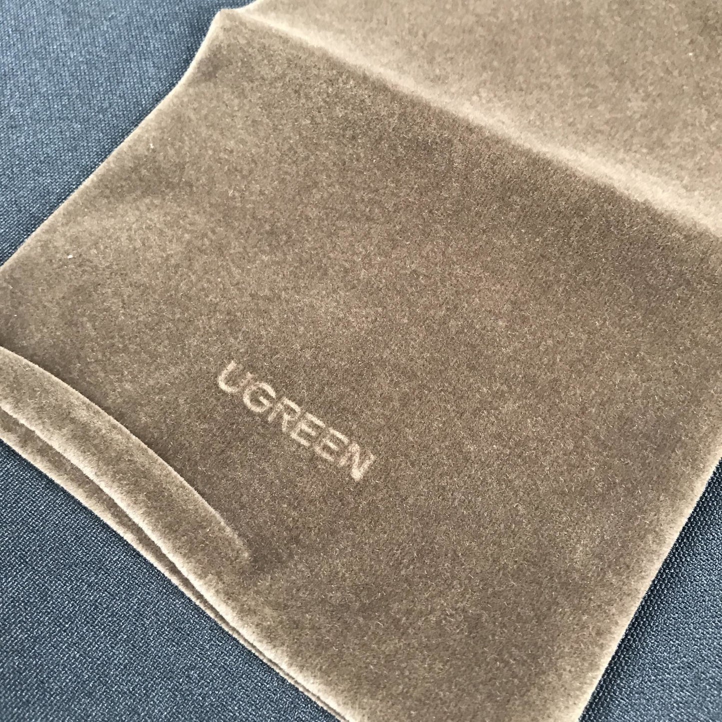 ??Ugreen - Velvet Bag
