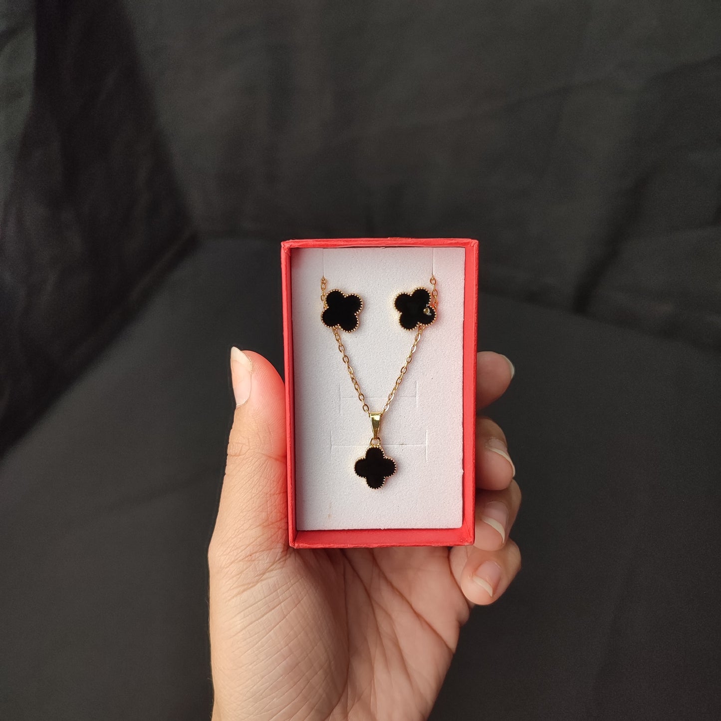 VCA 2 in 1 Jewelry Set Necklace & Earring 4-Leaf Clover w/ Color Box