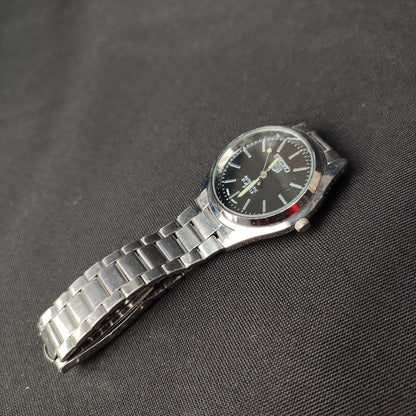 Seiko 5 Men's Analog Silver Watch Glow Hand with Seiko Quality Box