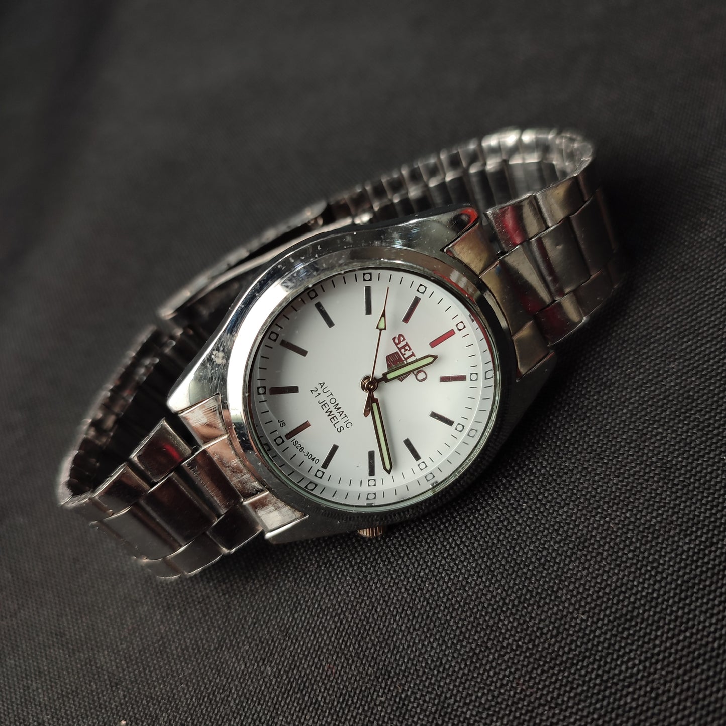 Seiko 5 Men's Analog Silver Watch Glow Hand with Seiko Quality Box