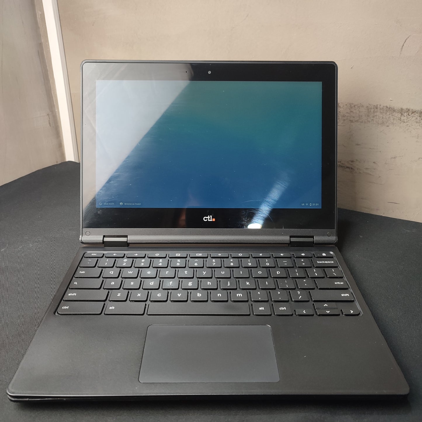 Pre-loved Chromebook HP Laptop with Charger (2GB - 4GB RAM)