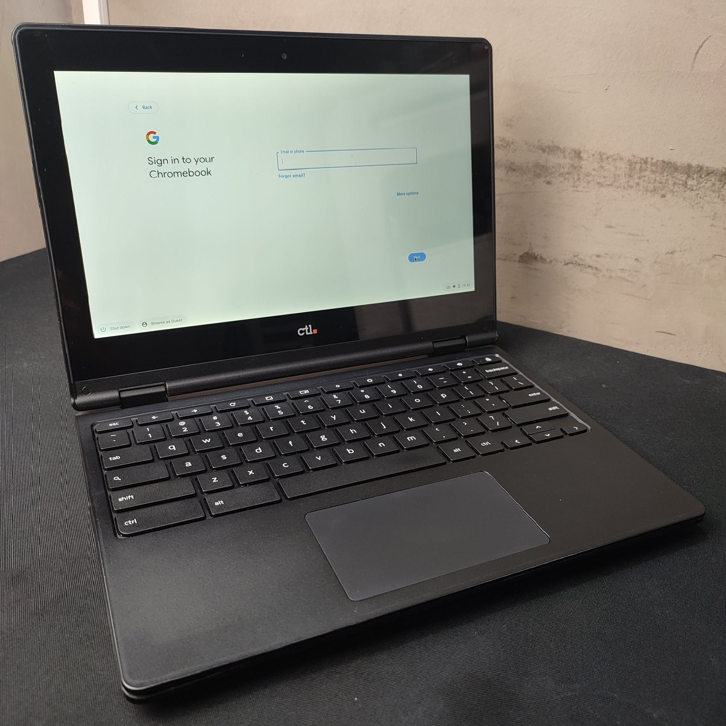 Pre-loved Chromebook HP Laptop with Charger (2GB - 4GB RAM)