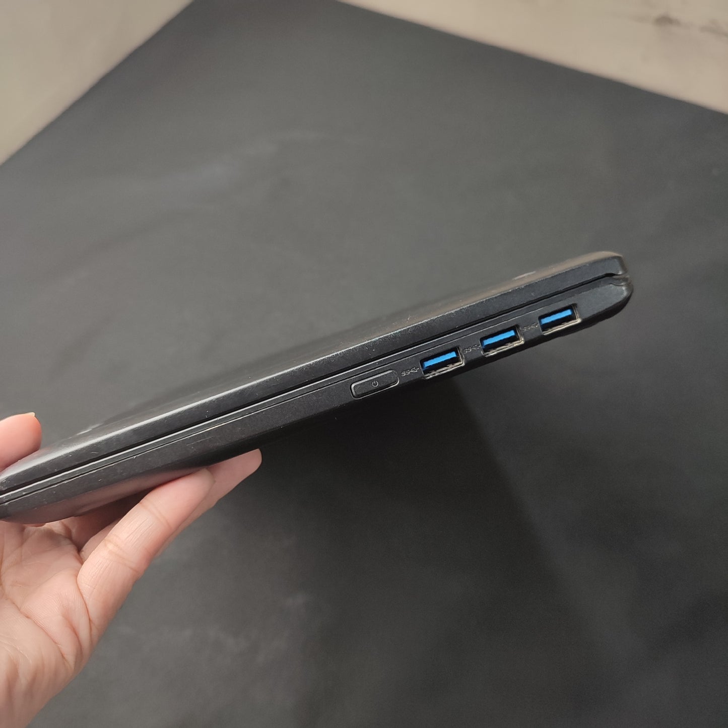 Pre-loved Chromebook HP Laptop with Charger (2GB - 4GB RAM)