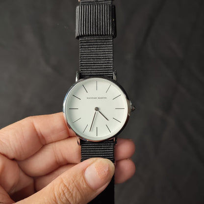 (WWL9T)Women 's Watches Very Thin Hannah Martin 100% Original Women' S Watche