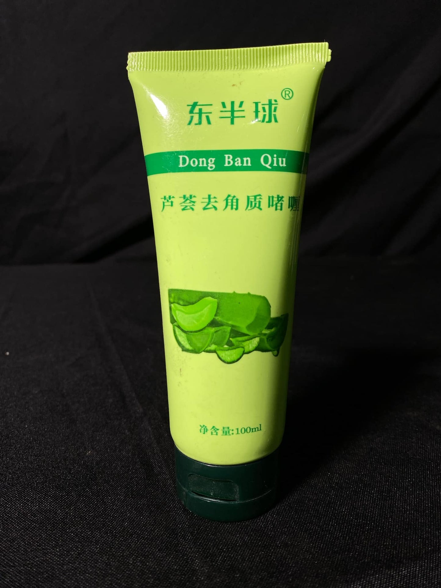 Dong Ban Qiu Aloe Vera Exfoliating Gel Facial Rubbing Mud 100ml