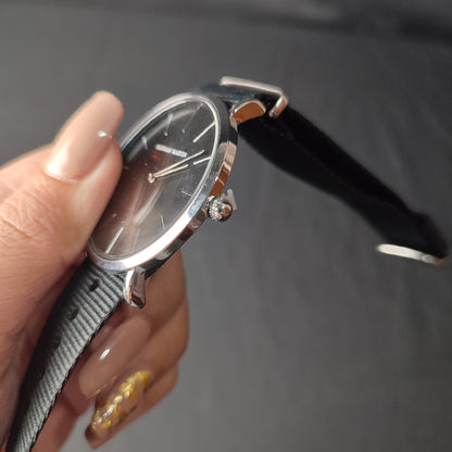 Hannah Martin Canvas Watch W/Box - Black Strap