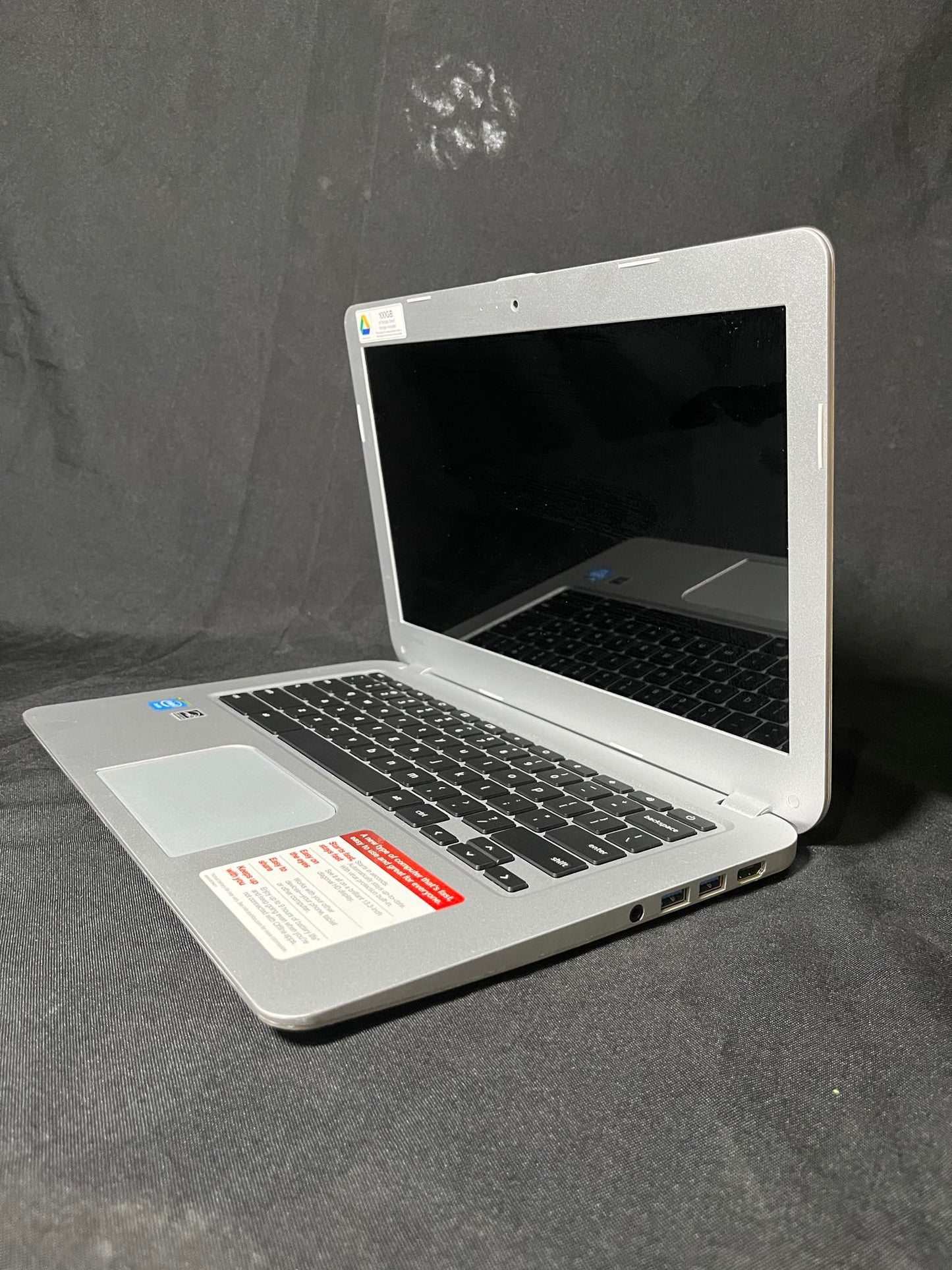 2/16 Pre-loved Chromebook 13.3-inch Toshiba CB5-A3120 Regular Laptop with Charger - GRADE B